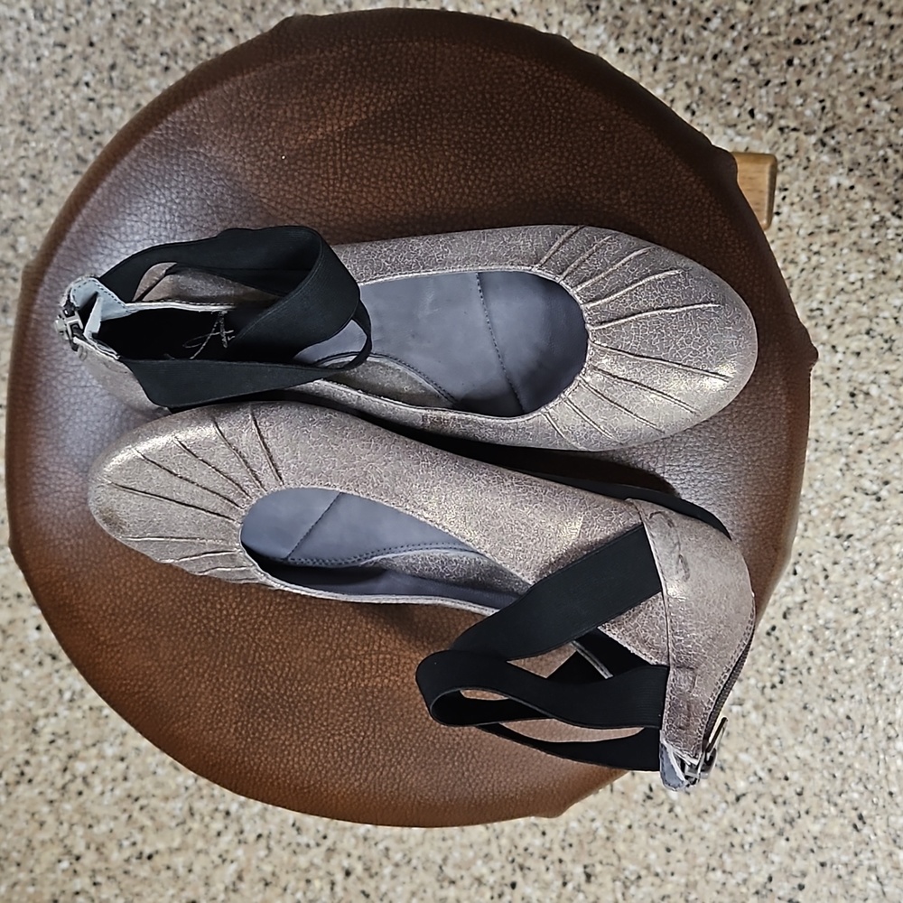 Anesha Comfort Ballet Flats Size 39 Metallic Leather